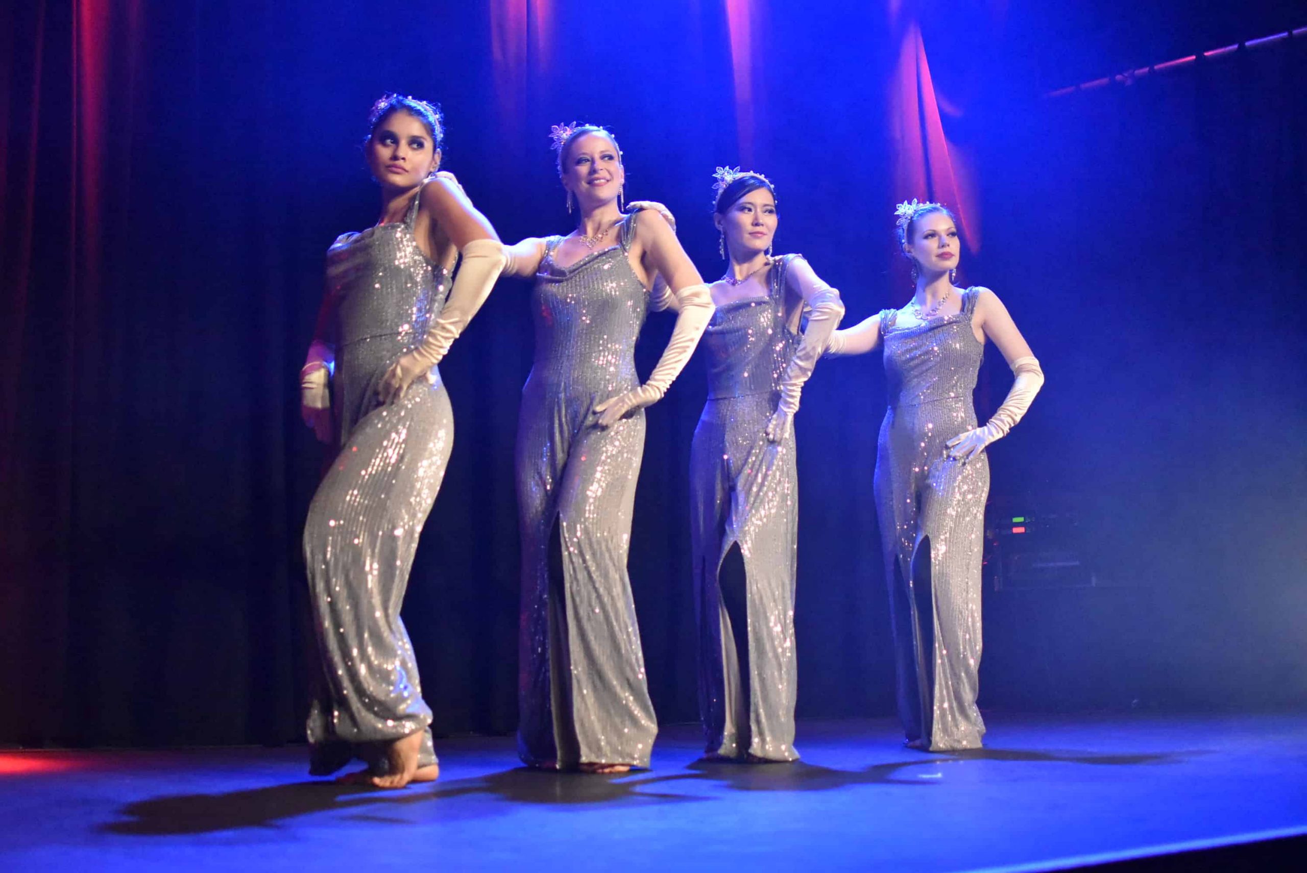 Showprojekt Soulful Silhouettes – Tribal Fusion / Bellydance Fusion – Werkschau OT pur – Foto: N. Kaus Showprojekt Soulful Silhouettes - Tribal Fusion / Bellydance Fusion - Werkschau OT pur - Foto: N. Kaus