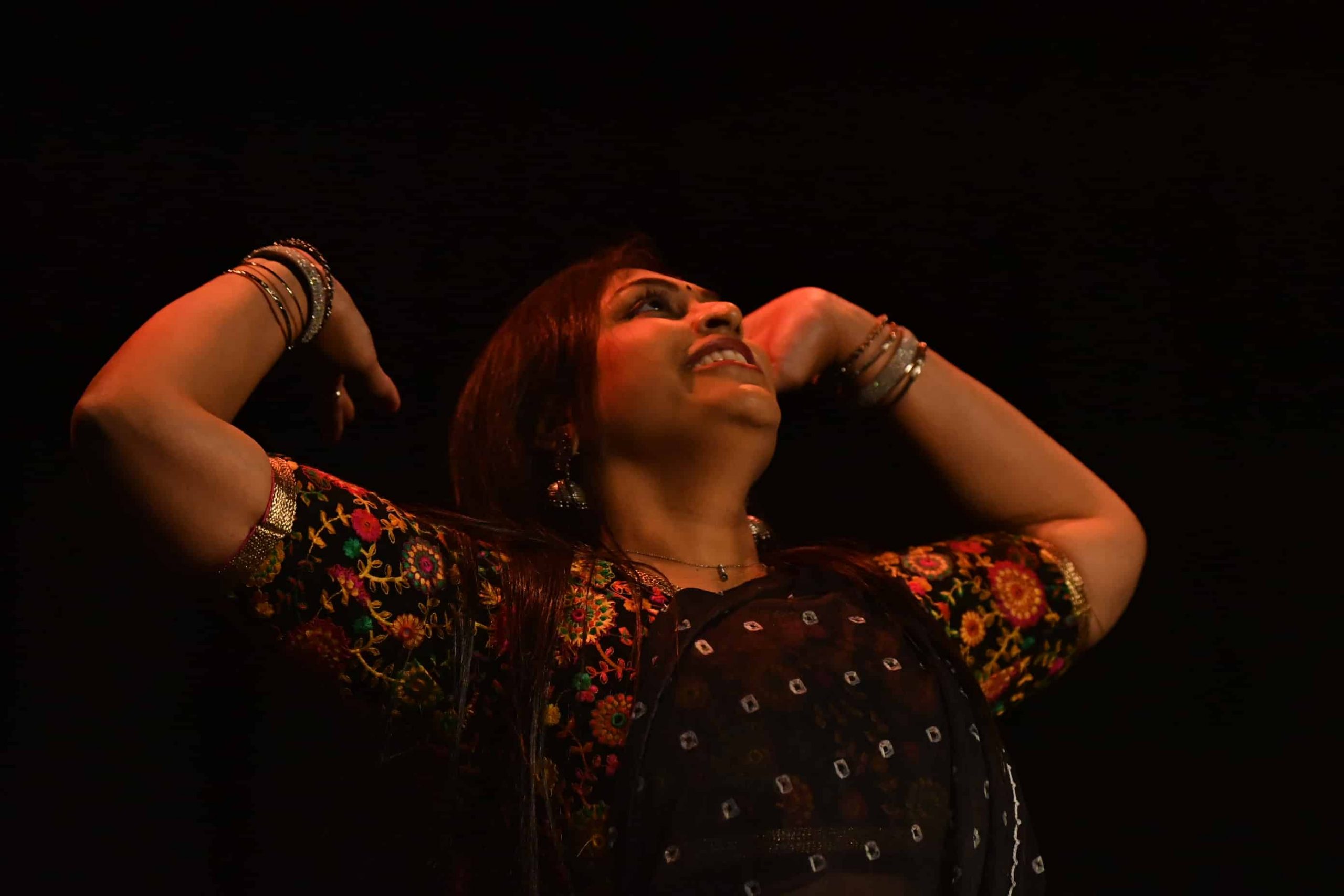 Maanasa – Bollywood Dance Garbha Fusion – Werkschau OT pur – Foto: N. Kaus Maanasa - Bollywood Dance Garbha Fusion - Werkschau OT pur - Foto: N. Kaus