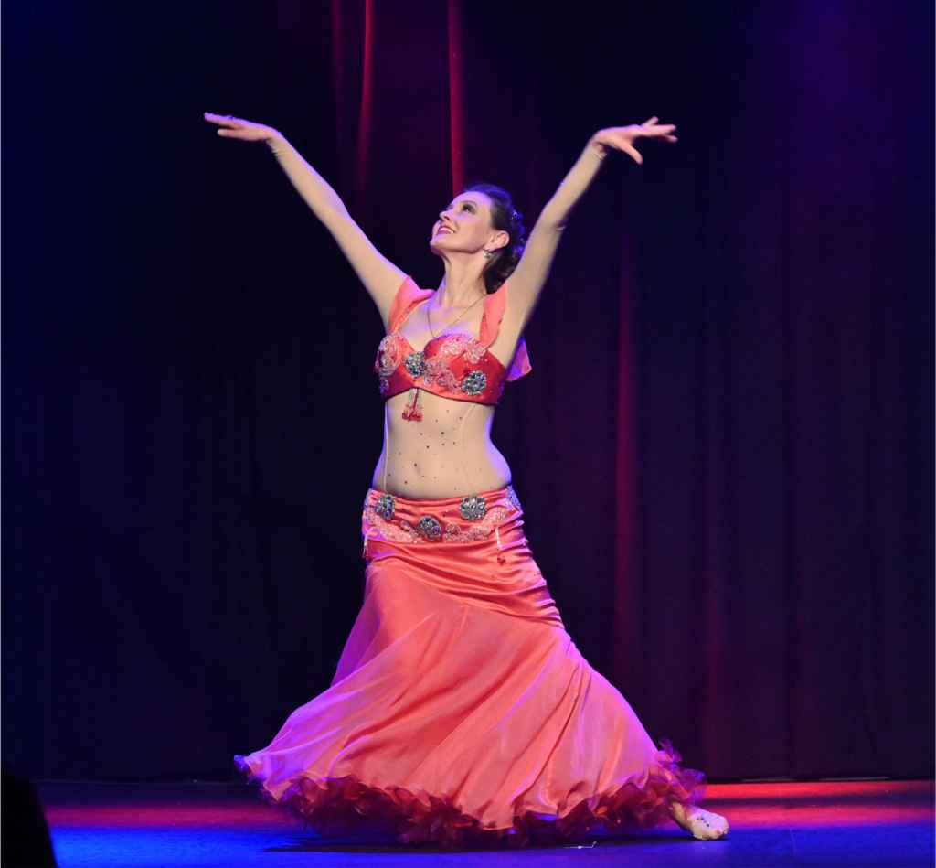 Hanan Kadur – Orientalischer Tanz / Bauchtanz – Werkschau OT pur – Foto: Springmausmedia Hanan Kadur - Orientalischer Tanz / Bauchtanz - Werkschau OT pur - Foto: Springmausmedia