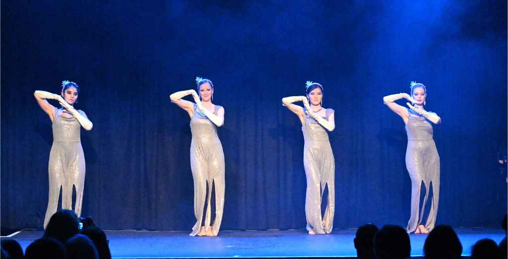 Showprojekt Soulful Silhouettes – Tribal Fusion / Bellydance Fusion – Werkschau OT pur – Foto: Springmausmedia Showprojekt Soulful Silhouettes - Tribal Fusion / Bellydance Fusion - Werkschau OT pur - Foto: Springmausmedia