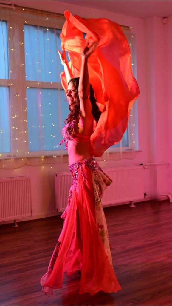 Elena – BATO-Prüfung 2024 – OT pur – Move yur Belly – Foto: Springmausmedia Elena - BATO-Prüfung 2024 - OT pur - Move yur Belly - Foto: Springmausmedia